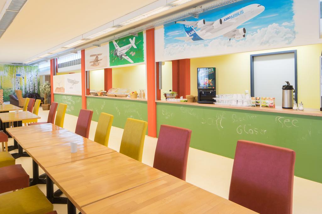 Airport Hostel Hamburg Exterior photo